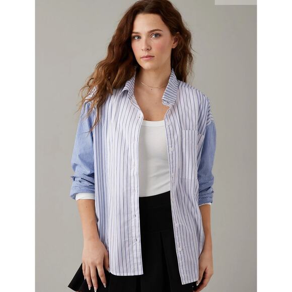 American Eagle Outfitters Tops - AMERICAN EAGLE Women’s Blue and White Mixed Stripe Button Front shirt